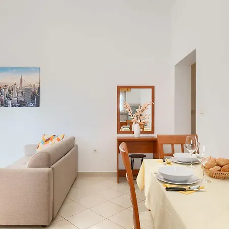 Bezauberndes Mit Babybett, Spielplatz, Grill, Wifi