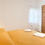 アパート Bezauberndes Mit Babybett, Spielplatz, Grill, Wifi ボドニャン